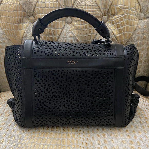 Salvatore Ferragamo Laser Cut Soft Sofia in Nero - Picture 5 of 16